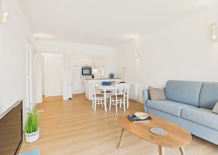 Apartment A 70m De La Plage, Pour 2 Sur *